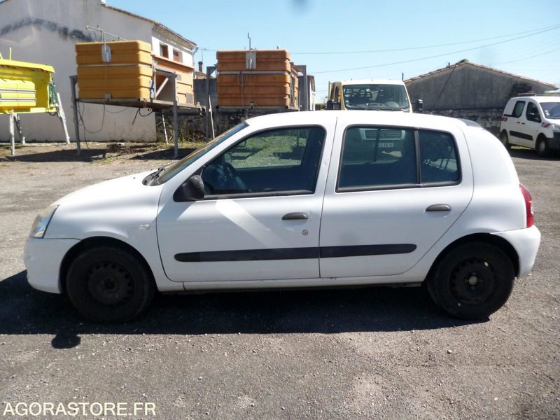 CLIO 2 ESSENCE - PKW: das Bild 2 CLIO 2 ESSENCE - PKW: das Bild 2