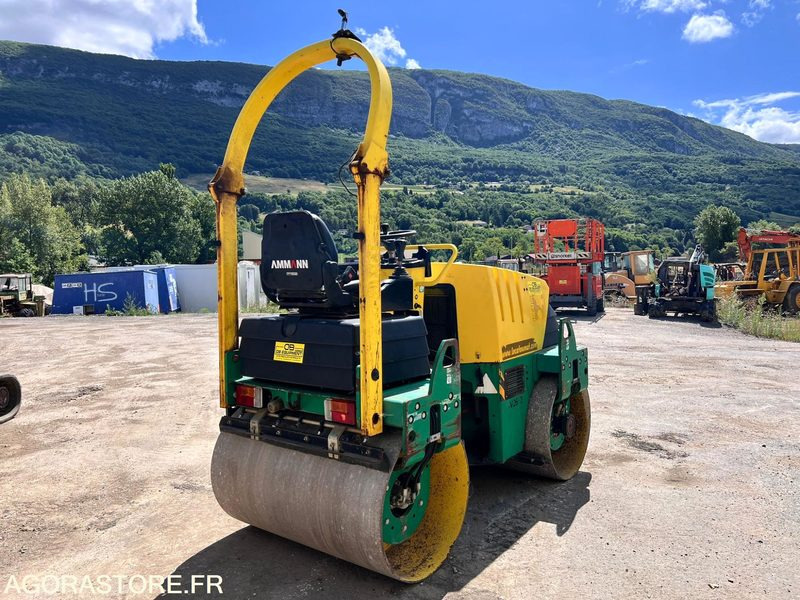 COMPACTEUR AMMANN AV26-2 ROULEAU TANDEM VIBRANT ARTICULÉ - ANNÉE 2008 - 1765 H - Walzen: das Bild 4 COMPACTEUR AMMANN AV26-2 ROULEAU TANDEM VIBRANT ARTICULÉ - ANNÉE 2008 - 1765 H - Walzen: das Bild 4