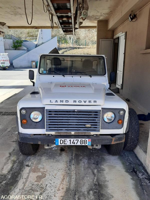 Camion hydrocureur LAND ROVER Defender - 2014 / 142 462 KM - Pick-up: das Bild 2 Camion hydrocureur LAND ROVER Defender - 2014 / 142 462 KM - Pick-up: das Bild 2