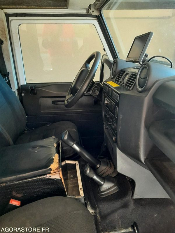 Camion hydrocureur LAND ROVER Defender - 2014 / 142 462 KM - Pick-up: das Bild 4 Camion hydrocureur LAND ROVER Defender - 2014 / 142 462 KM - Pick-up: das Bild 4
