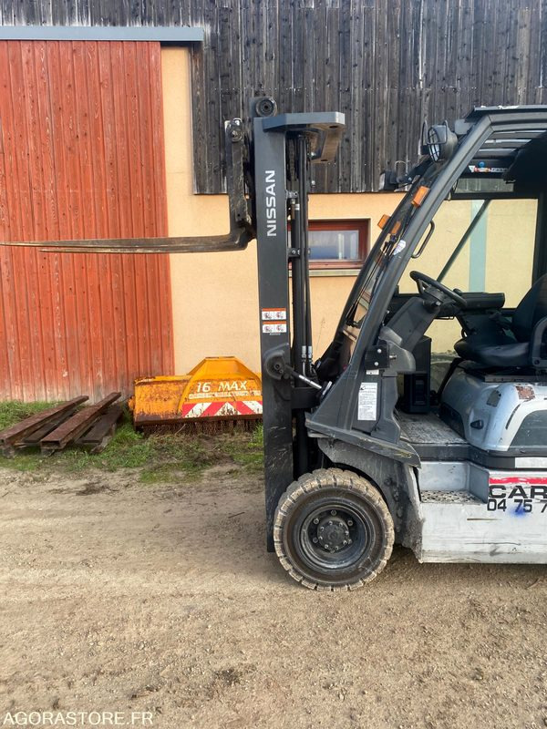 Chariot élévateur GAZ NISSAN 1.8T - Treibgasstapler: das Bild 2 Chariot élévateur GAZ NISSAN 1.8T - Treibgasstapler: das Bild 2