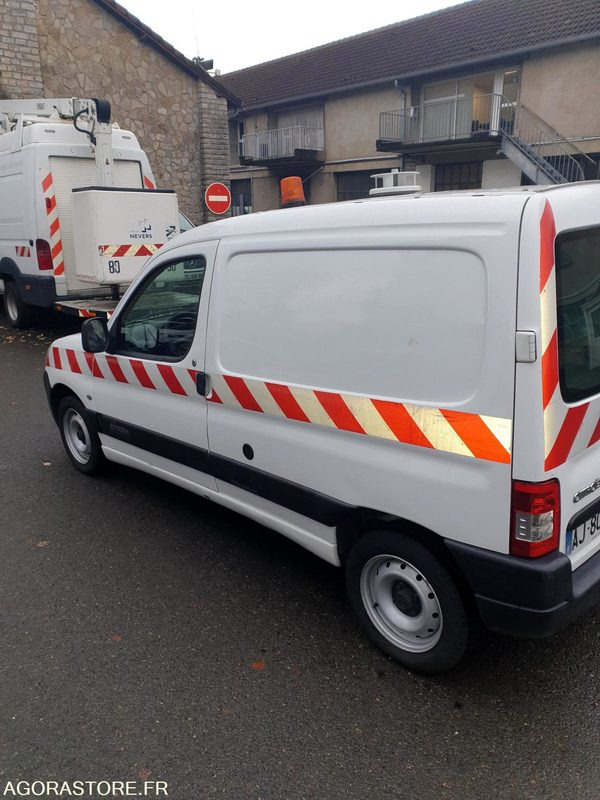 Citroën Berlingo - 2010 - 155000kms - AJ807KZ - Kleintransporter: das Bild 4 Citroën Berlingo - 2010 - 155000kms - AJ807KZ - Kleintransporter: das Bild 4