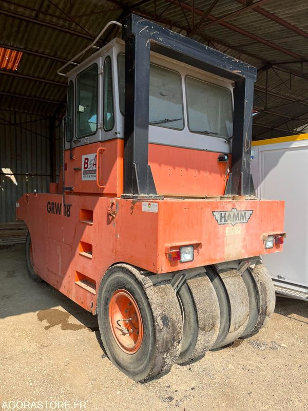 Compacteur à pneu type P3 HAMM - Walzen: das Bild 1 Compacteur à pneu type P3 HAMM - Walzen: das Bild 1