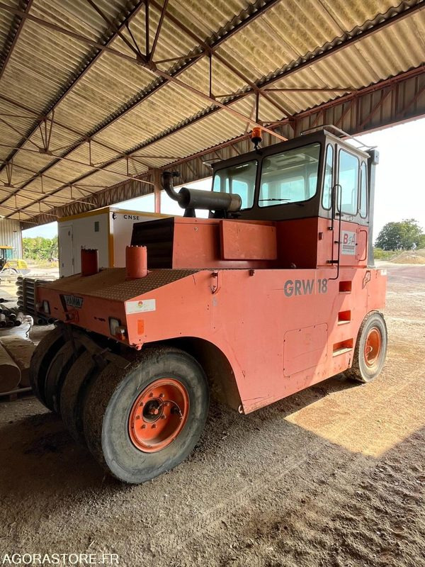 Compacteur à pneu type P3 HAMM - Walzen: das Bild 2 Compacteur à pneu type P3 HAMM - Walzen: das Bild 2
