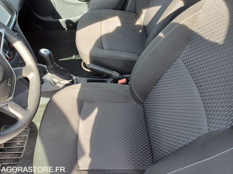 DACIA SANDERO EW-951-JH - 2018 - 179 000 km - PKW: das Bild 4 DACIA SANDERO EW-951-JH - 2018 - 179 000 km - PKW: das Bild 4