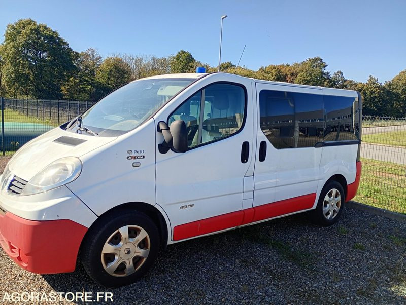 DB-331-DX - Non Roulant - RENAULT TRAFIC - VASP - 241 322 Kms - Krankenwagen: das Bild 1 DB-331-DX - Non Roulant - RENAULT TRAFIC - VASP - 241 322 Kms - Krankenwagen: das Bild 1