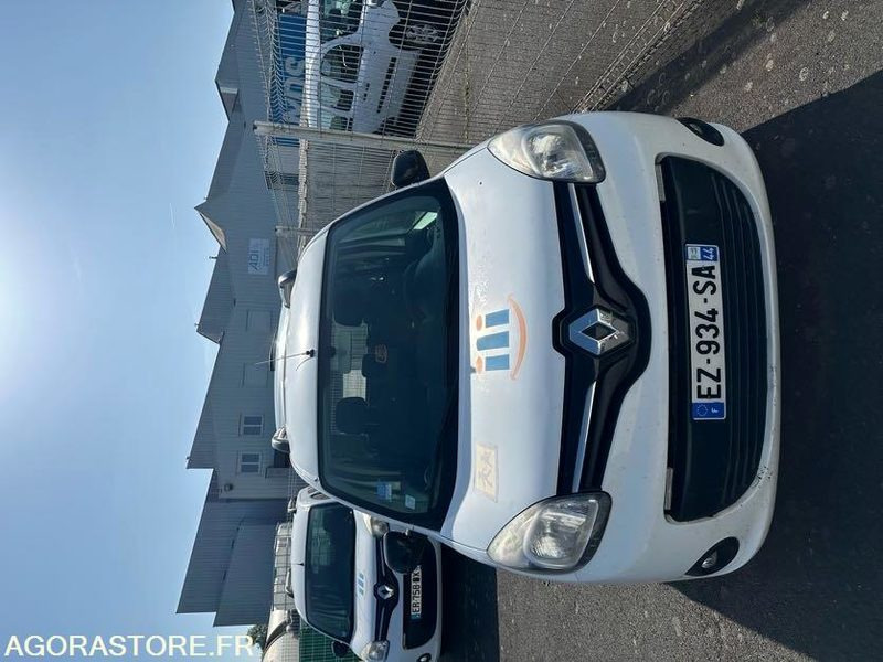 EZ-934-SA - Roulant - RENAULT KANGOO - VP - 159 000 Kms - PKW: das Bild 2 EZ-934-SA - Roulant - RENAULT KANGOO - VP - 159 000 Kms - PKW: das Bild 2