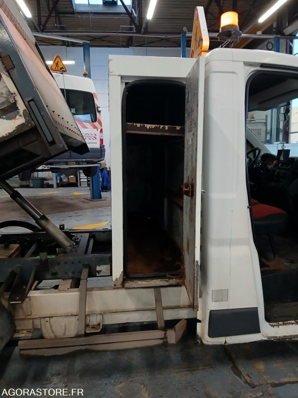 FIAT DUCATO BENNE 169544 KM AVEC CONTRE VISITE - Kipper Transporter: das Bild 4 FIAT DUCATO BENNE 169544 KM AVEC CONTRE VISITE - Kipper Transporter: das Bild 4