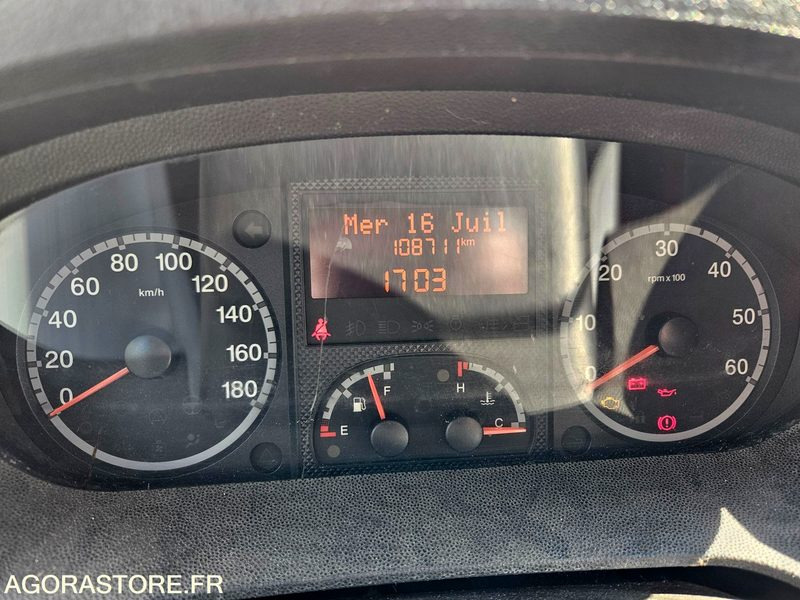 FIAT DUCATO DIESEL - CH-678-JJ - VIN ZAF25000002233515 - Kastenwagen: das Bild 4 FIAT DUCATO DIESEL - CH-678-JJ - VIN ZAF25000002233515 - Kastenwagen: das Bild 4