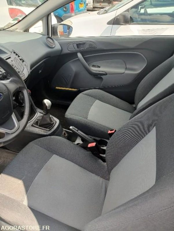 FORD FIESTA N°1 1.2 L– COULEUR BLANCHE - PKW: das Bild 3 FORD FIESTA N°1 1.2 L– COULEUR BLANCHE - PKW: das Bild 3