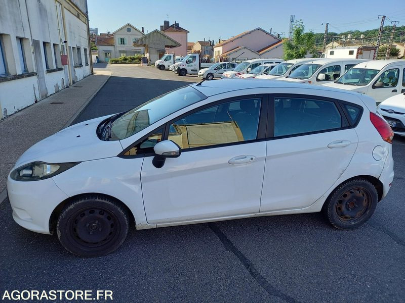 FORD FIESTA TDCI 70 FAP TREND 5 portes - PKW: das Bild 2 FORD FIESTA TDCI 70 FAP TREND 5 portes - PKW: das Bild 2