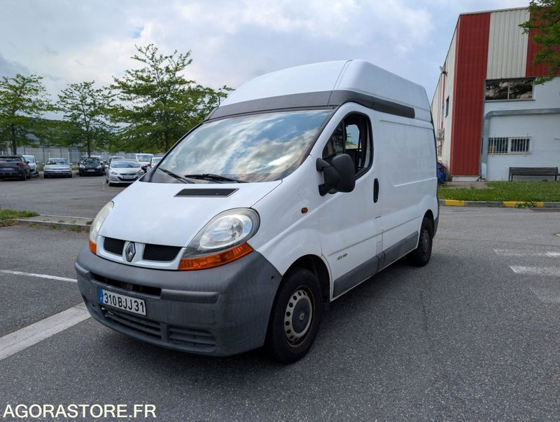 FOURGON TOLE MOINS 3T5 RENAULT TRAFIC - Kastenwagen: das Bild 4 FOURGON TOLE MOINS 3T5 RENAULT TRAFIC - Kastenwagen: das Bild 4