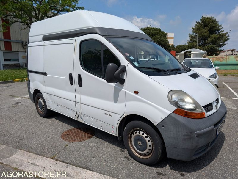 FOURGON TOLE MOINS 3T5 RENAULT TRAFIC - Kastenwagen: das Bild 3 FOURGON TOLE MOINS 3T5 RENAULT TRAFIC - Kastenwagen: das Bild 3