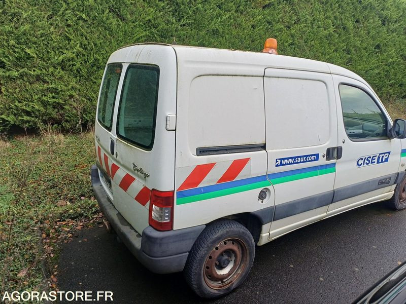 FOURGONNETTE - CITROEN - BERLINGO - 2011 / 292700 KM - BP142GK - Kleintransporter: das Bild 3 FOURGONNETTE - CITROEN - BERLINGO - 2011 / 292700 KM - BP142GK - Kleintransporter: das Bild 3