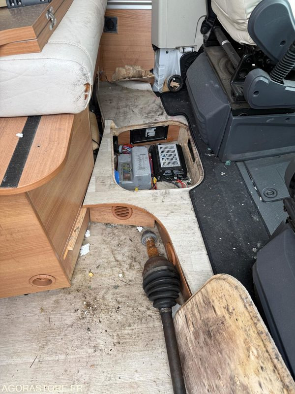 Fiat Ducato, camping-car - 2017 - 62000km - accidenté - Camper Van: das Bild 5 Fiat Ducato, camping-car - 2017 - 62000km - accidenté - Camper Van: das Bild 5