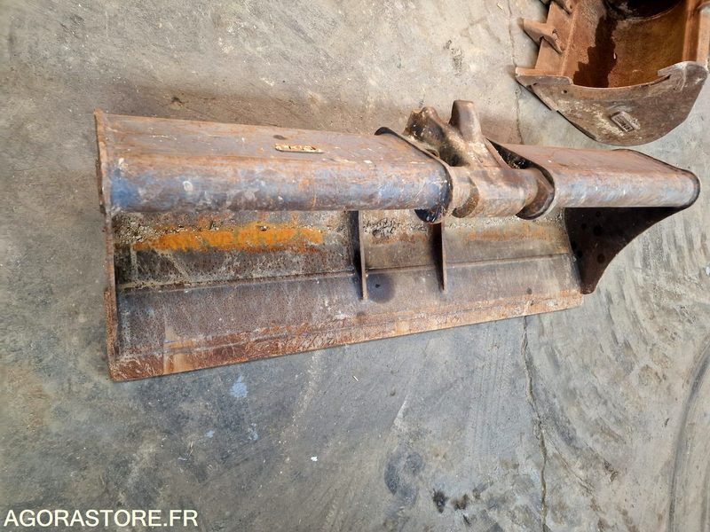 GODET (140) ADAPTE ATTACHE MORIN M5 - Baggerschaufel: das Bild 2 GODET (140) ADAPTE ATTACHE MORIN M5 - Baggerschaufel: das Bild 2