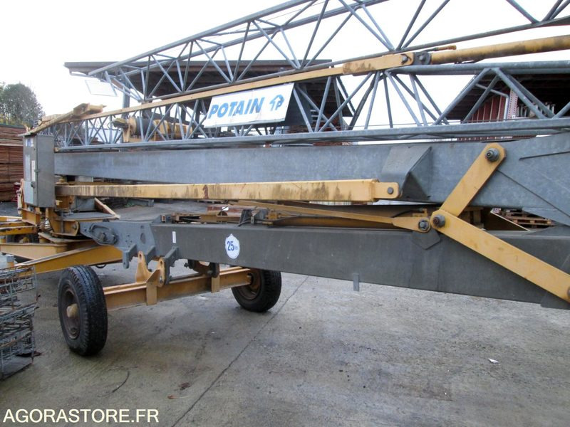 GRUE - POTAIN HD 10 A - TRES BON ETAT - Turmkran: das Bild 2 GRUE - POTAIN HD 10 A - TRES BON ETAT - Turmkran: das Bild 2