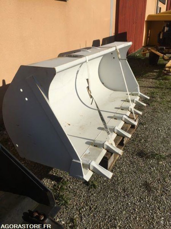 Godet neuf de chargeuse 2000mm New Holland W50, W60, W70, W80 - Ladeschaufel: das Bild 5 Godet neuf de chargeuse 2000mm New Holland W50, W60, W70, W80 - Ladeschaufel: das Bild 5