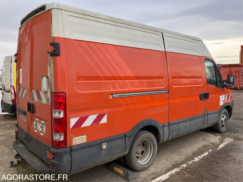 IVECO - 50C15 - 2007 / 332349 KM (P2001860) - Kastenwagen: das Bild 4 IVECO - 50C15 - 2007 / 332349 KM (P2001860) - Kastenwagen: das Bild 4