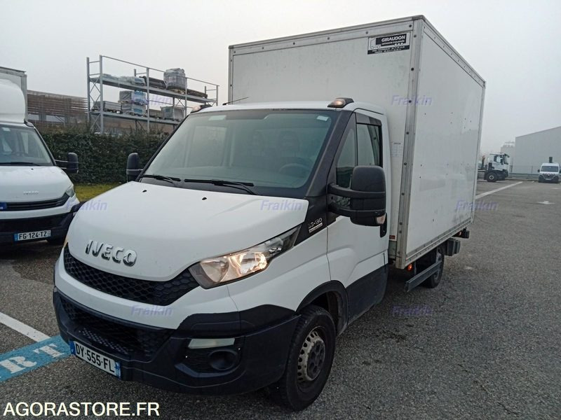 IVECO DAILY CHASSIS 35S13 EURO 5 / DY555FL / 177380 kms / 2015 - Kastenwagen: das Bild 1 IVECO DAILY CHASSIS 35S13 EURO 5 / DY555FL / 177380 kms / 2015 - Kastenwagen: das Bild 1