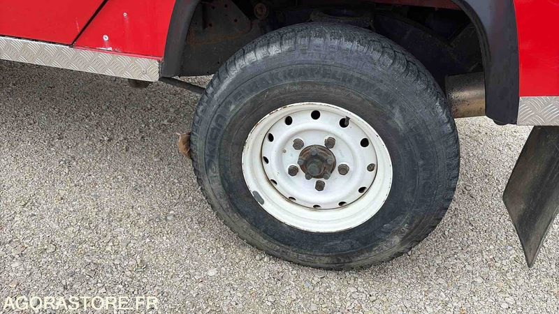 LAND ROVER DÉFENDER 140 - 123 683 Kms - 2001 - 6620 XE 74 - SUV/ Geländewagen: das Bild 5 LAND ROVER DÉFENDER 140 - 123 683 Kms - 2001 - 6620 XE 74 - SUV/ Geländewagen: das Bild 5