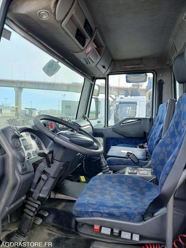 IVECO 12T/PORTE ENGINS - AS228MB - 2004 / 377 166 KM - LKW: das Bild 5 IVECO 12T/PORTE ENGINS - AS228MB - 2004 / 377 166 KM - LKW: das Bild 5