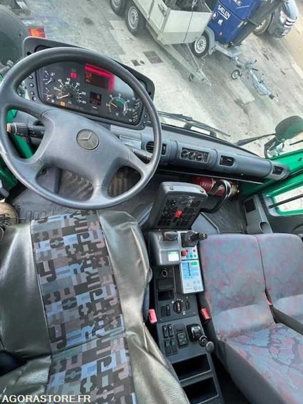 MERCEDES UNIMOG U300C VERSION COMMUNALE 2000 97652 KM - LKW: das Bild 4 MERCEDES UNIMOG U300C VERSION COMMUNALE 2000 97652 KM - LKW: das Bild 4