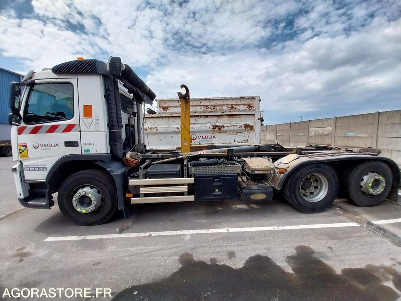 R52002-PORTEUR POLYBENNE VOLVO FM de 2011-BRAS GUIMA PALFINGER T18 - 576 225 Km. - LKW: das Bild 2 R52002-PORTEUR POLYBENNE VOLVO FM de 2011-BRAS GUIMA PALFINGER T18 - 576 225 Km. - LKW: das Bild 2