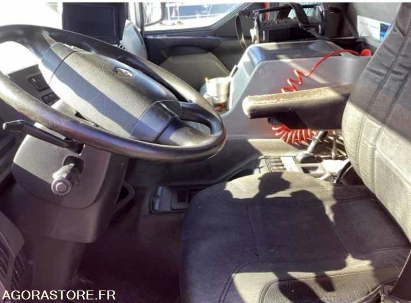 Renault Kerax 430 DXI plateau grue 8X4-2012 - LKW: das Bild 4 Renault Kerax 430 DXI plateau grue 8X4-2012 - LKW: das Bild 4