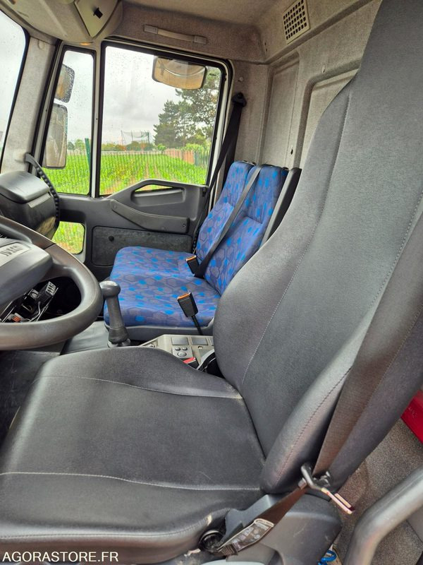 Iveco EUROCARGO 12.180 porte voiture - 2003 - 264 700km - LKW: das Bild 4 Iveco EUROCARGO 12.180 porte voiture - 2003 - 264 700km - LKW: das Bild 4
