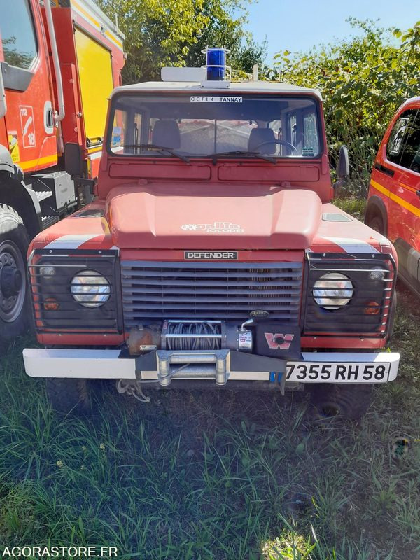 Land rover Défender TDI 130 Pick-up incendie - SUV/ Geländewagen: das Bild 1 Land rover Défender TDI 130 Pick-up incendie - SUV/ Geländewagen: das Bild 1