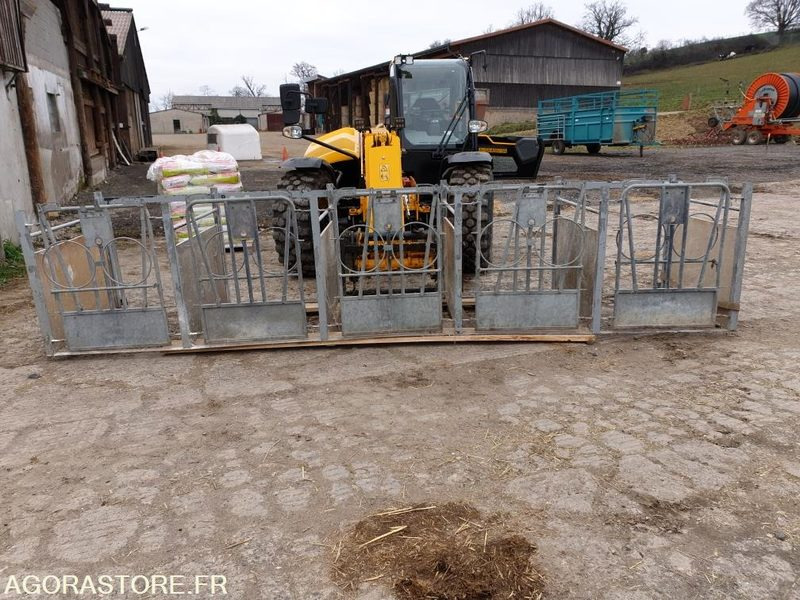 Cases à veau - Nurserie - Landmaschine: das Bild 1 Cases à veau - Nurserie - Landmaschine: das Bild 1