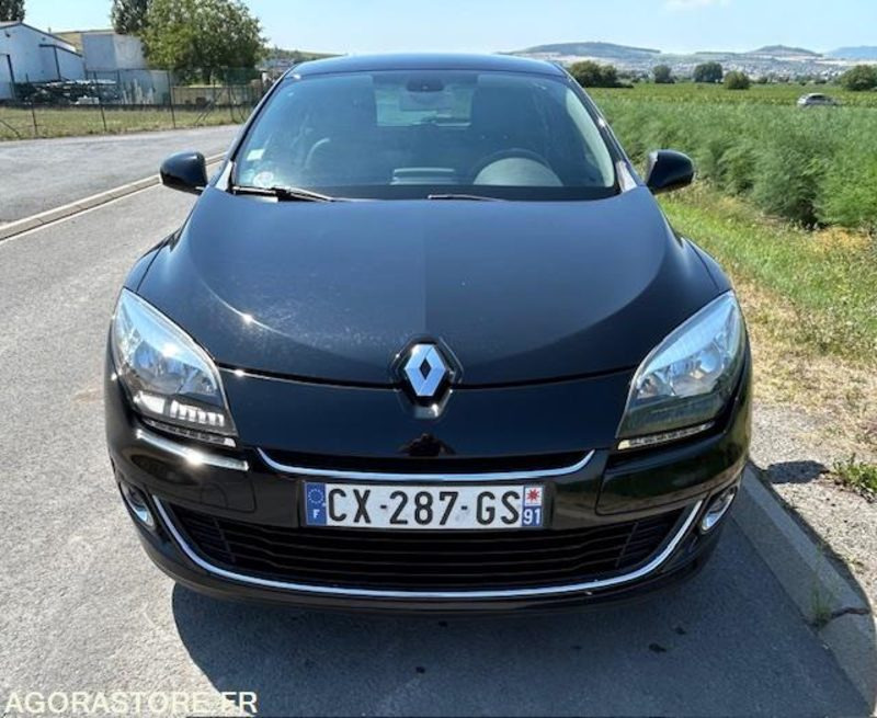 MEGANE 1.2 L TCE 115 CH BOSE EDITION - 2013 - 97 595 kms - PKW: das Bild 2 MEGANE 1.2 L TCE 115 CH BOSE EDITION - 2013 - 97 595 kms - PKW: das Bild 2