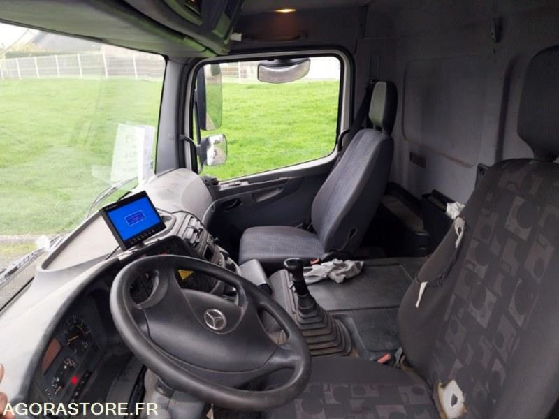 MERCEDES AXOR 1828N - 2002 / 578 610 KM - Fahrgestell LKW: das Bild 4 MERCEDES AXOR 1828N - 2002 / 578 610 KM - Fahrgestell LKW: das Bild 4
