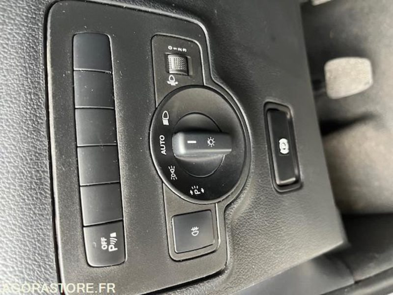 Kastenwagen MERCEDES VITO MIXTO 116 CDI LONG 5 PLACES - 2021 - 193 000km: das Bild 15 Kastenwagen MERCEDES VITO MIXTO 116 CDI LONG 5 PLACES - 2021 - 193 000km: das Bild 15
