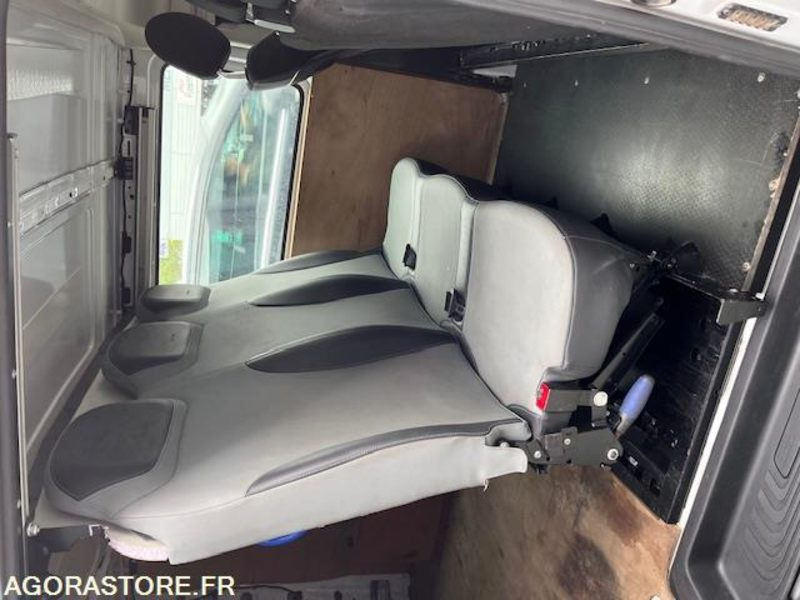 Kastenwagen MERCEDES VITO MIXTO 116 CDI LONG 5 PLACES - 2021 - 193 000km: das Bild 9 Kastenwagen MERCEDES VITO MIXTO 116 CDI LONG 5 PLACES - 2021 - 193 000km: das Bild 9