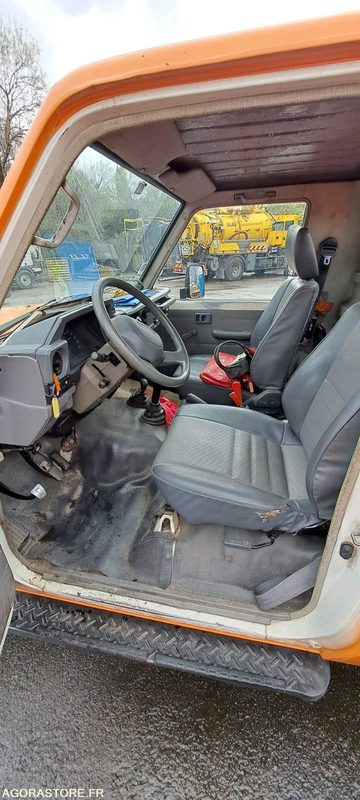 MINI COMBINE RIVARD/TOYOTA 2002 DW724WF (VENTE UNIQUEMENT EXPORT) - SUV/ Geländewagen: das Bild 3 MINI COMBINE RIVARD/TOYOTA 2002 DW724WF (VENTE UNIQUEMENT EXPORT) - SUV/ Geländewagen: das Bild 3