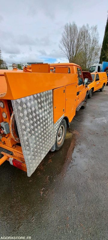 MINI COMBINE RIVARD/TOYOTA 2002 DW724WF (VENTE UNIQUEMENT EXPORT) - SUV/ Geländewagen: das Bild 4 MINI COMBINE RIVARD/TOYOTA 2002 DW724WF (VENTE UNIQUEMENT EXPORT) - SUV/ Geländewagen: das Bild 4