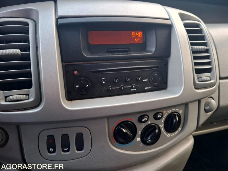 Kleinbus, Personentransporter MINIBUS RENAULT TRAFIC: das Bild 13 Kleinbus, Personentransporter MINIBUS RENAULT TRAFIC: das Bild 13