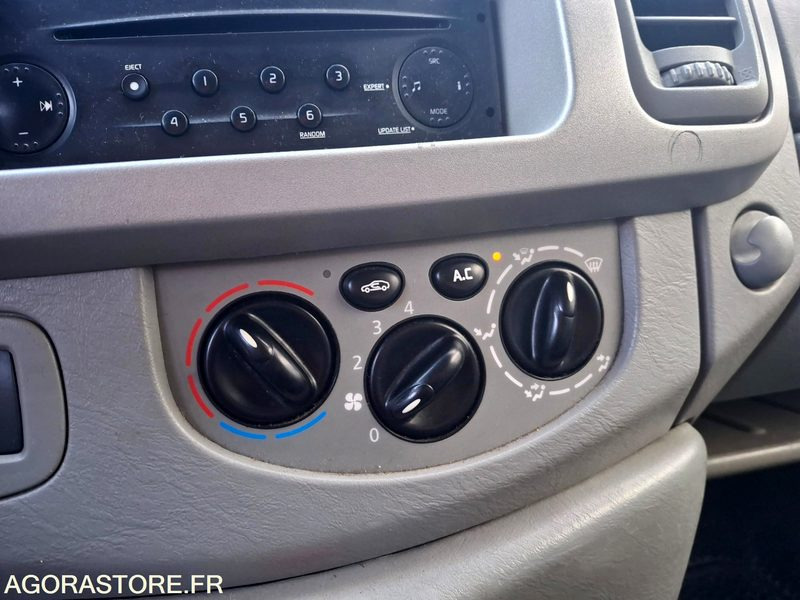 Kleinbus, Personentransporter MINIBUS RENAULT TRAFIC: das Bild 12 Kleinbus, Personentransporter MINIBUS RENAULT TRAFIC: das Bild 12