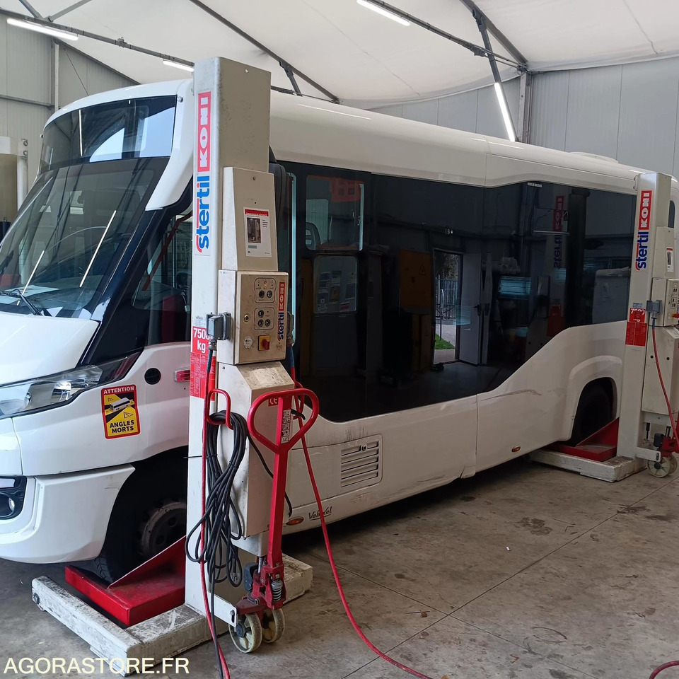 MINIBUS VEHIXEL CYTIOS N° 100762 MEC2016 172285KM EB-549-LT - Kleinbus, Personentransporter: das Bild 2 MINIBUS VEHIXEL CYTIOS N° 100762 MEC2016 172285KM EB-549-LT - Kleinbus, Personentransporter: das Bild 2