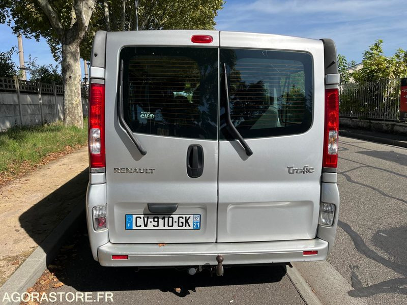 MINIBUS VL - 9 PLACES - TRAFIC - L2 H1 - 115 CH - CLIM- 165200 KMS - ATTELAGE - Kleinbus, Personentransporter: das Bild 5 MINIBUS VL - 9 PLACES - TRAFIC - L2 H1 - 115 CH - CLIM- 165200 KMS - ATTELAGE - Kleinbus, Personentransporter: das Bild 5