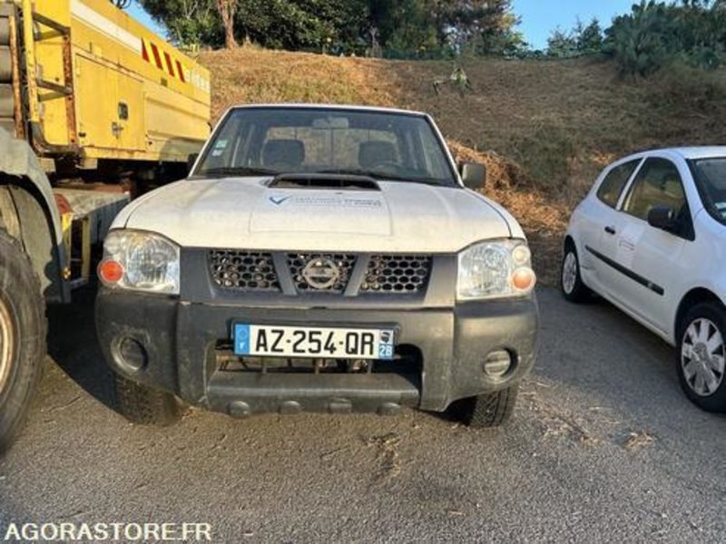 NISSAN KING-CAB - 2010 - 218034km - AZ254QR - Pick-up: das Bild 1 NISSAN KING-CAB - 2010 - 218034km - AZ254QR - Pick-up: das Bild 1