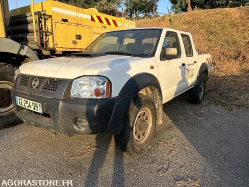 NISSAN KING-CAB - 2010 - 218034km - AZ254QR - Pick-up: das Bild 2 NISSAN KING-CAB - 2010 - 218034km - AZ254QR - Pick-up: das Bild 2