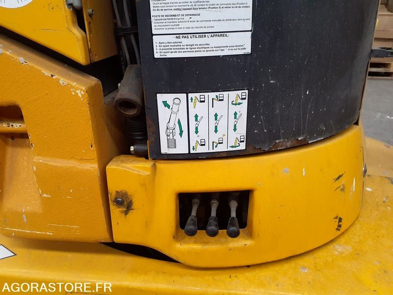 Nacelles à mât vertical GROVE TOUCAN 861 - Arbeitsbühne: das Bild 5 Nacelles à mât vertical GROVE TOUCAN 861 - Arbeitsbühne: das Bild 5