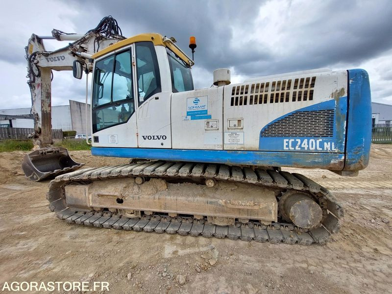 PELLE A CHENILLES VOLVO EC 240 NLC - 2011 / 12 568 HEURES - Bagger: das Bild 2 PELLE A CHENILLES VOLVO EC 240 NLC - 2011 / 12 568 HEURES - Bagger: das Bild 2