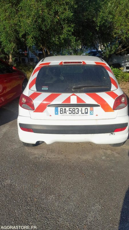 PEUGEOT 206 + BA583LQ // 2010 // NON ROULANT // ETAT INCONNU - PKW: das Bild 2 PEUGEOT 206 + BA583LQ // 2010 // NON ROULANT // ETAT INCONNU - PKW: das Bild 2