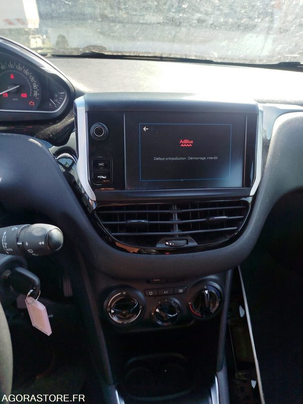 PKW PEUGEOT 208 - 2019 - 232606 KM: das Bild 12