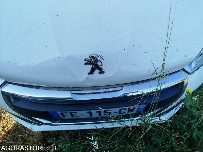 PKW PEUGEOT 208 - 2019 - 232606 KM: das Bild 6