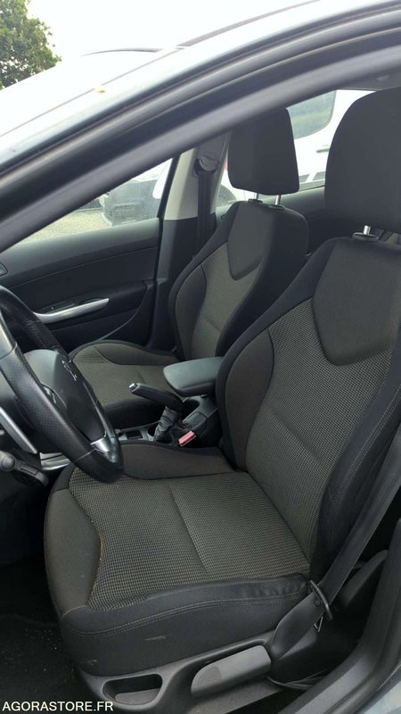 PEUGEOT 308 - 118643kms - 2013 - PKW: das Bild 4 PEUGEOT 308 - 118643kms - 2013 - PKW: das Bild 4